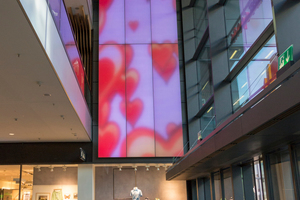  Das LED-Beleuchtungssystem soll in der Centrum Galerie in Dresden mit spektakulären Lichteffekten für stimmungsvolles Ambiente sorgen. 