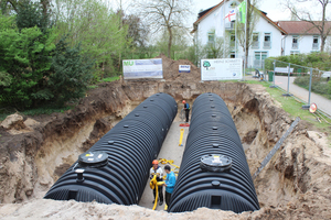  Zum Verfüllen wurde verdichteter Rundkornkies (Körnung 8/16) verwendet. 