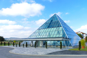  Das Pyramidenhaus in Bönningheim ist ein echter Hingucker und besticht durch seine besonders effiziente Gebäudetechnik. 