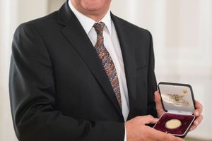  Michael Sautter, Geschäftsführer von perma-trade, wurde die Wirtschaftsmedaille des Landes Baden-Württemberg verliehen 