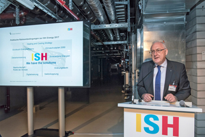  Im Rahmen einer Pressekonferenz in einer Technikzentrale der Halle 11 der Messe Frankfurt erläuterte Manfred Greis, Präsident des BdH und Vorstandsmitglied des FGK, geplante Themenschwerpunkte der ISH Energy 