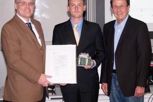  Prof. Dr.-Ing. Michael Arnemann, Preisträger Mario Hermann, Hans P. Meurer (von links)  