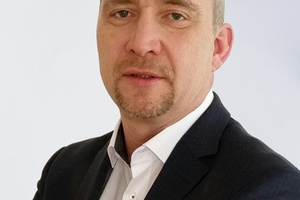  Raymund Fix ist bei der Wolf GbmH als Verkaufsberater in Stuttgart tätig. 