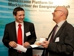  Prof. Michael Haibel, Hochschule Biberach (rechts), im Gespräch mit Moderator Alexander Sperr von der HEA 