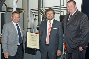  Im Bild von links nach rechts: Thomas Krause, Geschäftsführer der Viessmann Deutschland Industrie GmbH; Josef Oswald, Präsident des BTGA; Dr. Frank Voßloh, Geschäftsführer Viessmann Deutschland GmbH 