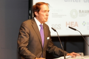  Der Vorsitzende der Geschäftsführung der Grundfos GmbH  Hermann W. Brennecke  
