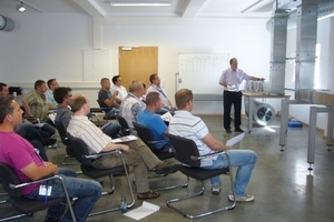  Zahlreiche Teilnehmer des Seminars Basiswissen Lüftungstechnik von Systemair im neuen Praxiszentrum im Seehof 