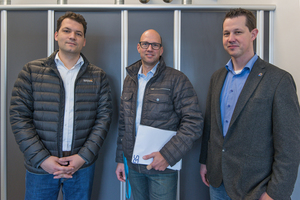  Beim Abnahmetermin des neu geschaffenen Duschbereichs (v.l.n.r.) Antonius Leszczenski (Außendienstmitarbeiter, Kermi GmbH), Jörg Stauder (Projektleiter, Bahners & Schmitz GmbH) und Christian Klemm (Geschäftsführer, Niepmann GmbH). 