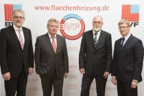 Der BVF-Vorstand mit Heinz-Eckard Beele, 1. Vorsitzender Ulrich Stahl, Gesch?ftsf?hrer Joachim Plate und Michael Muerk?ster (v.l.n.r.) begleiteten die Siegelvergabe