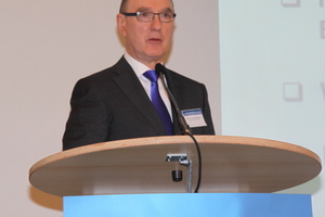  Prof. Dr. Ulrich Pfeiffenberger, Vorsitzender des FGK forderte eine konsequente Umsetzung von § 12 der EnEV.  