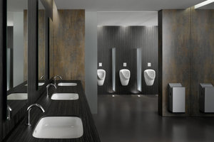  Bei der Ausstattung hochwertiger halböffentlicher WC-Bereiche kommt es Bauherren und Planern nicht nur auf gutes Design und hohen Komfort an, sondern auch auf robuste und dabei leicht sauber zu haltende Materialien und Oberflächen 