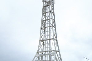  In Erkelenz steht dieser 52 Meter hohe Original-Bohrturm. Aker Wirth simuliert hier den Betrieb auf einer Offshore-Bohrinsel.  