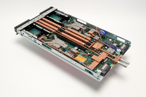  Wassergekühlter IBM-BladeCenter HS22 