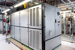 Bei einem Ausfall der Netzspannung übernehmen die BHKW „Vitobloc 200“ die Stromversorgung und stellen den Produktionsbetrieb sicher. 