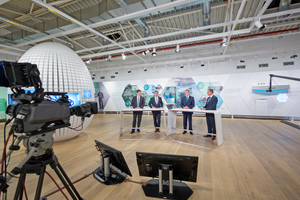  Startschuss zur ersten digitalen Livestream-Pressekonferenz von Vaillant: Dr. Norber Schiedel (vl.n.r.), Dr. Andree Groos. Dr. Carsten Voigtländer und Dr. Jens Wichtermann, stellten den Weg von Vaillant in die Zukunft vor. 