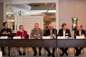 Jochen Köhn, Lothar Schäfer, Moderator Albert Engelhardt, Joachim E. Thomas, Philipp Hasenbein und Dr. Stephan Thewalt 