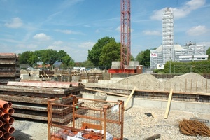  Die FH Münster hat den berufsbegleitenden Masterstudiengang „Baurecht im Lebenszyklus von Bauwerken“ gemeinsam mit der BWI Bau GmbH - Institut für Bauwirtschaft entwickelt. 