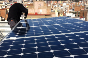  Die Solarpaneele sind so dimensioniert, dass der Betrieb des Aufzugs auch in den sonnenärmeren Wintermonaten sichergestellt werden kann 