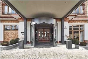  „Slimdrive SCR“-Rundschiebetürsystem im Schloss Elmau Retreat Hotel 