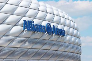  Um die Sicherheit von Fans und Spielern jederzeit zu gewährleisten, wurde die bestehende Videoüberwachungsanlage in der Allianz Arena in München grundlegend erneuert 