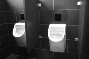  Urinal-Elektronik „Ambition E“: Die ¬A-Klassifizierung nach WELL bestätigt die Best- Bewertung bei „Energie¬effizienz“, „Wassereinsparung“ und „Hygiene“.   