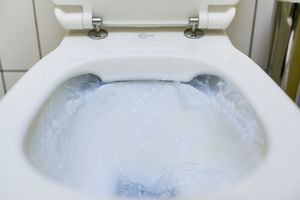  Für die Hygiene sorgen die optimierte randlose Spültechnik und die antibakterielle wirkenden Sitze. 