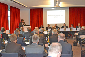 Mitgliederversammlung des BTGA am 9. Mai 2014; am  Rednerpult: BTGA-Präsident Josef Oswald 