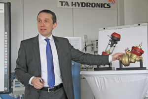  TA Heimeier-Geschäftsführer Michael Preinerstorfer bei der Vorstellung der neuen Ventilreihe "TA-FUS1ON" 
