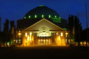  Im Vorfeld des einhundertjährigen Jubiläums der Stadthalle wurden am und im Gebäude umfangreiche Sanierungsmaßnahmen vorgenommen, die den historischen Charakter des Bauwerks berücksichtigten.  