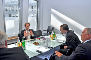  Der Geschäftsführer des ITGA NRW Martin Everding, Steffen Kanitz MdB, Lothar Preis und Jan Opländer in der TGA-Repräsentanz Berlin (v.l.n.r.) 
