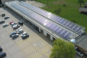  Kollektorfeld der solaren Klimatisierungsanlage Rottweil 