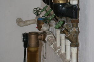  Bild 2: Trinkwasseranschluss im Keller 