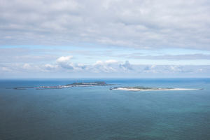  Die Nordseeinsel Helgoland zerbrach im Jahr 1721 ? seitdem existiert die als ?Düne? bezeichnete Nebeninsel. 