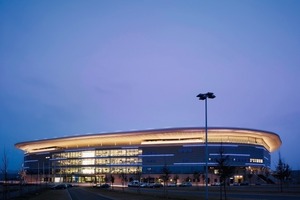  Das neue Stadion von außen 