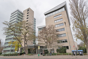  Die Bahners & Schmitz GmbH mit Hauptsitz in Düsseldorf ist eine Immobilien-/Projektentwicklungsgesellschaft, die bundesweit in Wohn- und Gewerbeobjekte mit Wertsteigerungspotential investiert.  