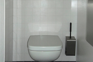  Die neuen Sanitäranlagen wurden mit wandhängenden WCs „Renova Nr. 1 Plan“ ausgestattet.  