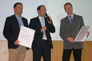  Die Preisträger des DAIKIN Planerpreises 2013: (vl.n.r.) Carsten Plummer vom Ingenieurbüro für Gebäudetechnik (3. Platz), Daikin-Geschäftsführer Gunther Gamst und Frank Strelow von Hansa-Planung (1. Platz) 