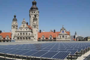 Photovoltaikmodule auf dem Dach der neuen Propsteikirche, gegenüber des Leipziger Rathauses (Quelle: Schulz & Schulz) 