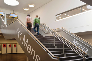  Das neue Men¬sa-Gebäude ist die zentrale Verpflegungseinrichtung auf dem Campus am Westerberg, das sowohl von Universität und Hochschule genutzt wird.  