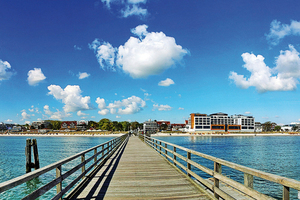  Herzlichkeit, Ruhe und das Gefühl großer Weite: Das verspricht das im April 2014 eröffnete Design- und Wellness-Hotel Bayside. 