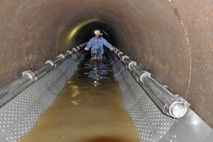  Abwärme aus Abwasser wird hier durch Wärmeübertrager auf der Kanalsohle gewonnen. Elemente von 1 m Länge werden zu einem System verbunden. Entzugsleistung 2,03 kW/m² am unteren Auslegungspunkt. 