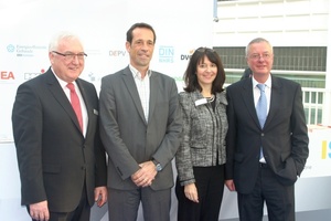  Manfred Greis (BDH), Thorsten Herdan (BMWi), Iris Jeglitza-Moshage (Messe Frankfurt) und Andreas Lücke (BDH) bei der Pressekonferenz zur  Verbesserung des Marktanreizprogramms  