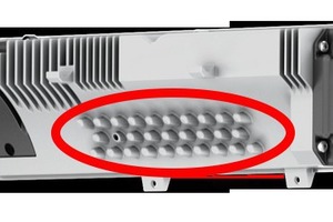  Die Noppen am Elektronikgehäuse (rot markiert) verbessern die Kühlung. 