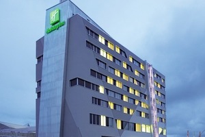  Das Holiday Inn-Hotel ist Bestandteil des Westside-Komplexes in Bern - hier galt es die Anlagentechnik im Konferenzbereich zu optimieren. 