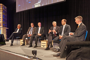  Podiumsdiskussion zum Thema “Interessenslagen innerhalb der Wertschöpfungskette am Bau“  