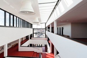  Blick ins Atrium
(Foto: Peter Wankerl, k-plan AG) 