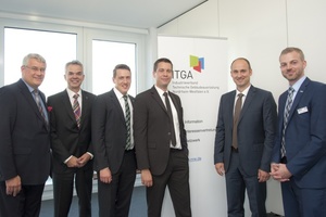   ITGA-Geschäftsführer Martin Everding (v.l.n.r.) und Frank Hühren (Vorsitzender Industrieausschuss) mit den Referenten Martin Lenz (Trox), Tobias Lackmann (DencoHappel), Dipl.-Ing. Jens Vogel (Viessmann) und Thorsten Stappert (Oventrop). 