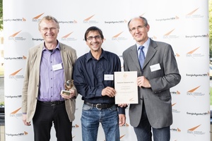  Die Vorstandsmitglieder Georg Dasch, Bernd Kerscher und Rainer Körner nahmen die Auszeichnung stellvertretend für die rund 300 Mitglieder entgegen.  