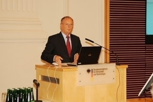  Staatssekretär Jochen Homann bei seinem Grußwort 