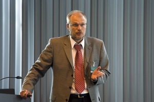  Lutz Krischausky, Wolf GmbH, zeigte auf, wie man solarthermische Anlagen mit moderner Brennwerttechnik optimal kombiniert 